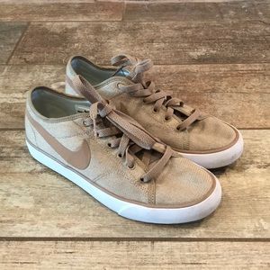 Women’s Tan Nike sneakers 6.5